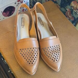 PIKOLINOS Tan Women's Cutout Loafers